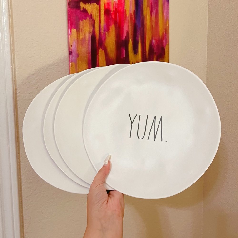 Set of 4 Rae Dunn Plates ✨